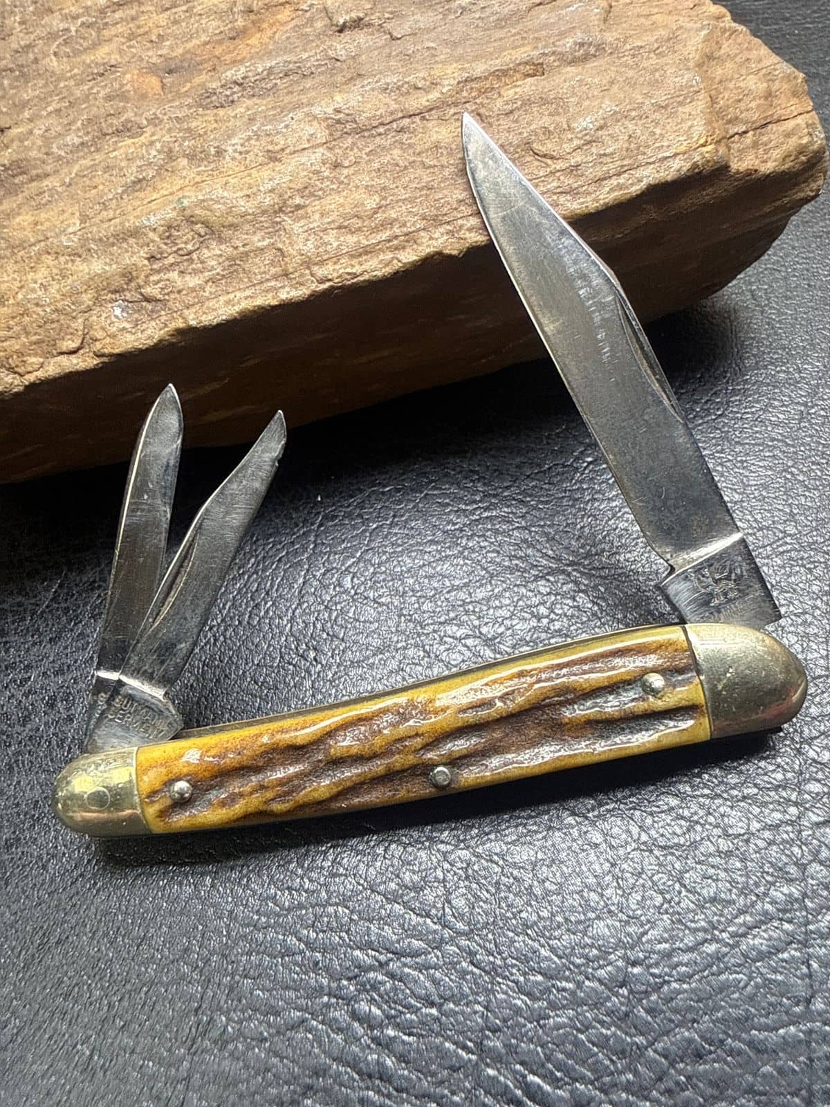 Vintage Gutmann Hen & Rooster Stag