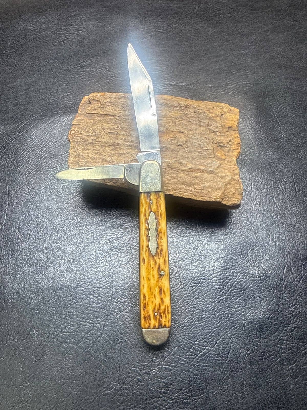 Cattaraugus Cutlery Co. Little Valley 22109F Two-Blade Jack – Jigged Bone