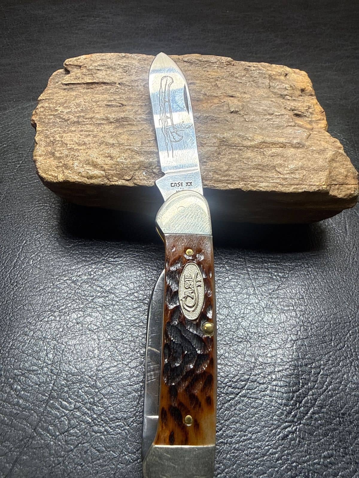1978 Case XX 62131 Canoe – Brown Jigged Bone, Etched Blade (2-Dot)