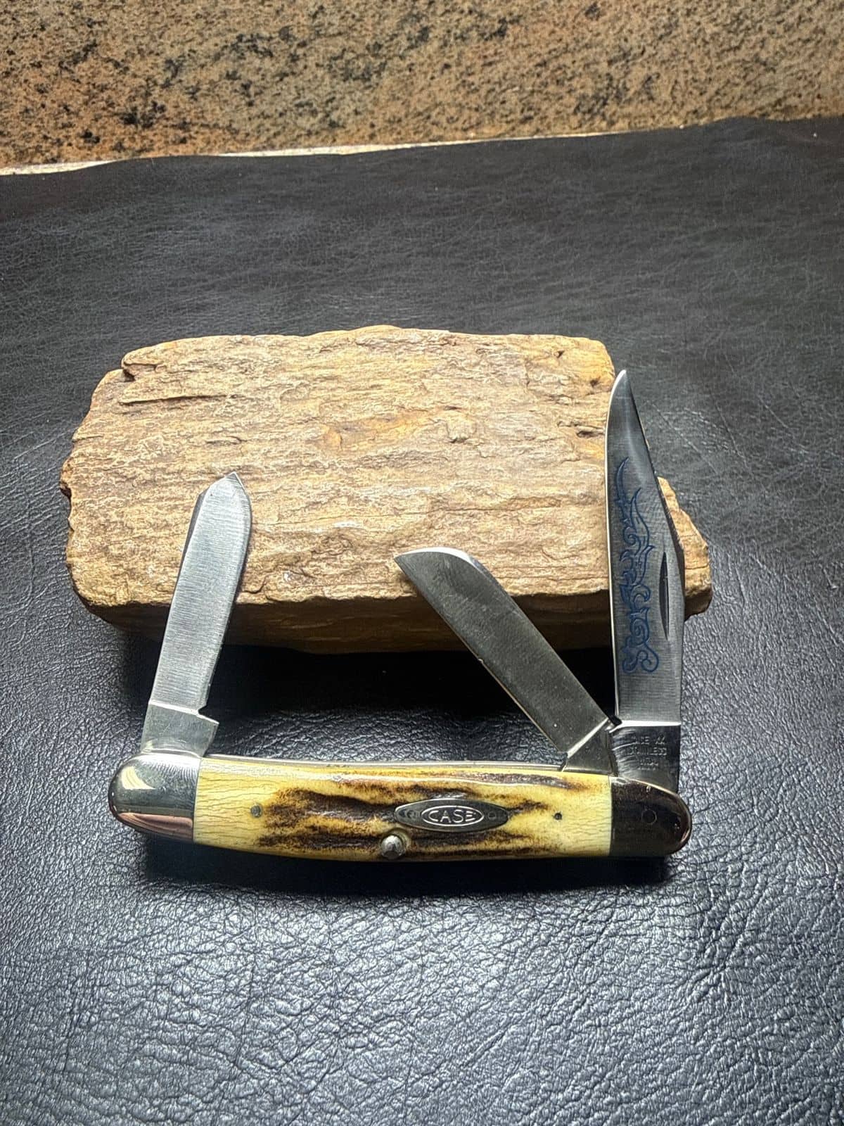 1977 Case XX 5347 HP SSP Blue Scroll Stag Stockman (3-Dot)