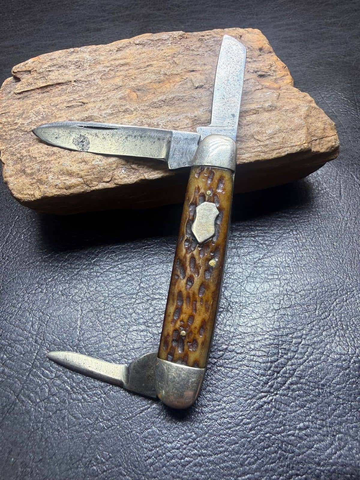 Antique A.J. Jordan St. Louis 3-Blade Jigged Bone Stockman