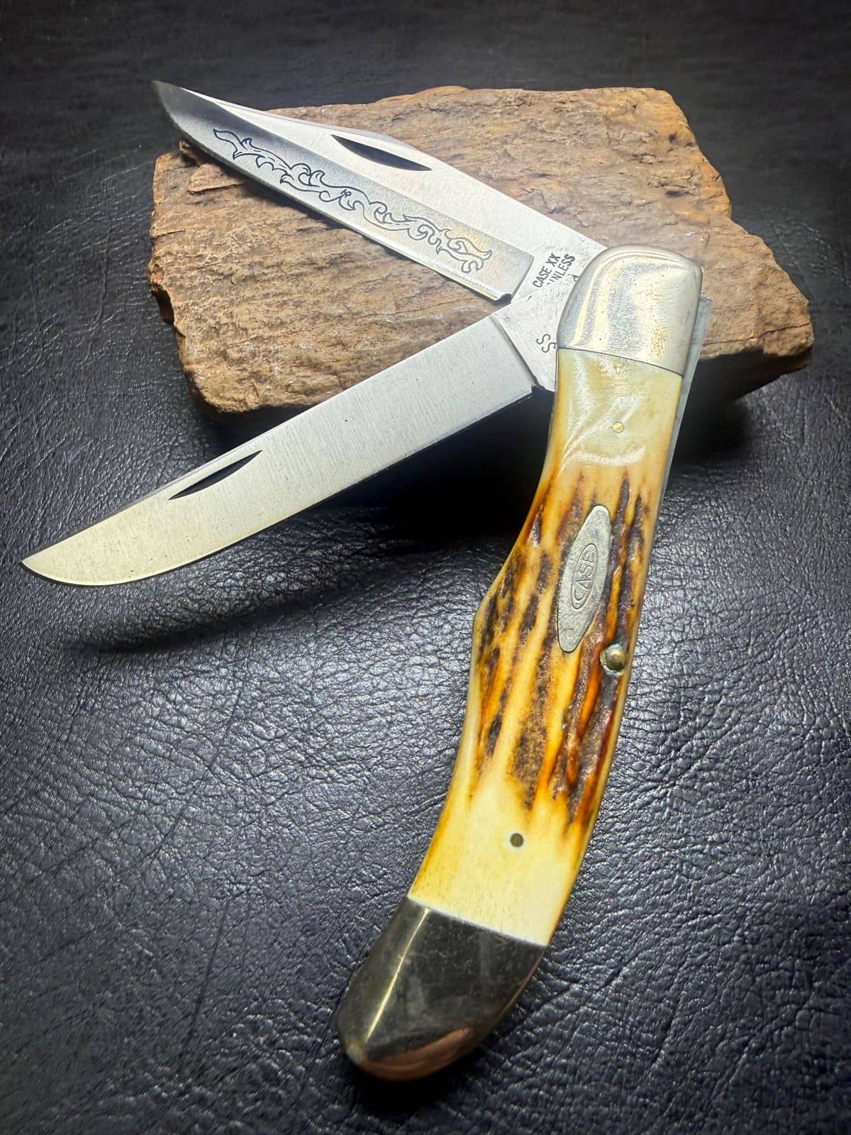 Case XX 5265 SAB SSP Scroll Etch Stag Folding Hunter