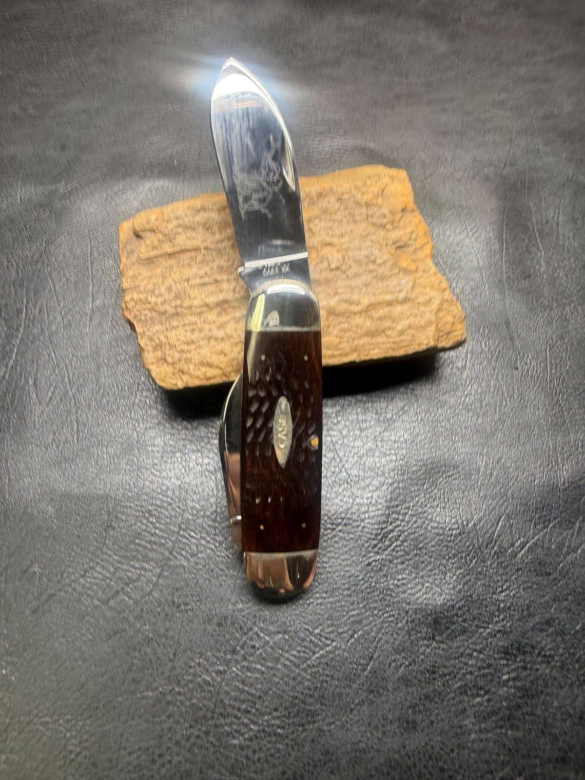 Case XX 6250 Stainless Elephant Etch Jigged Bone Elephant Toenail (1975, 5 Dot)