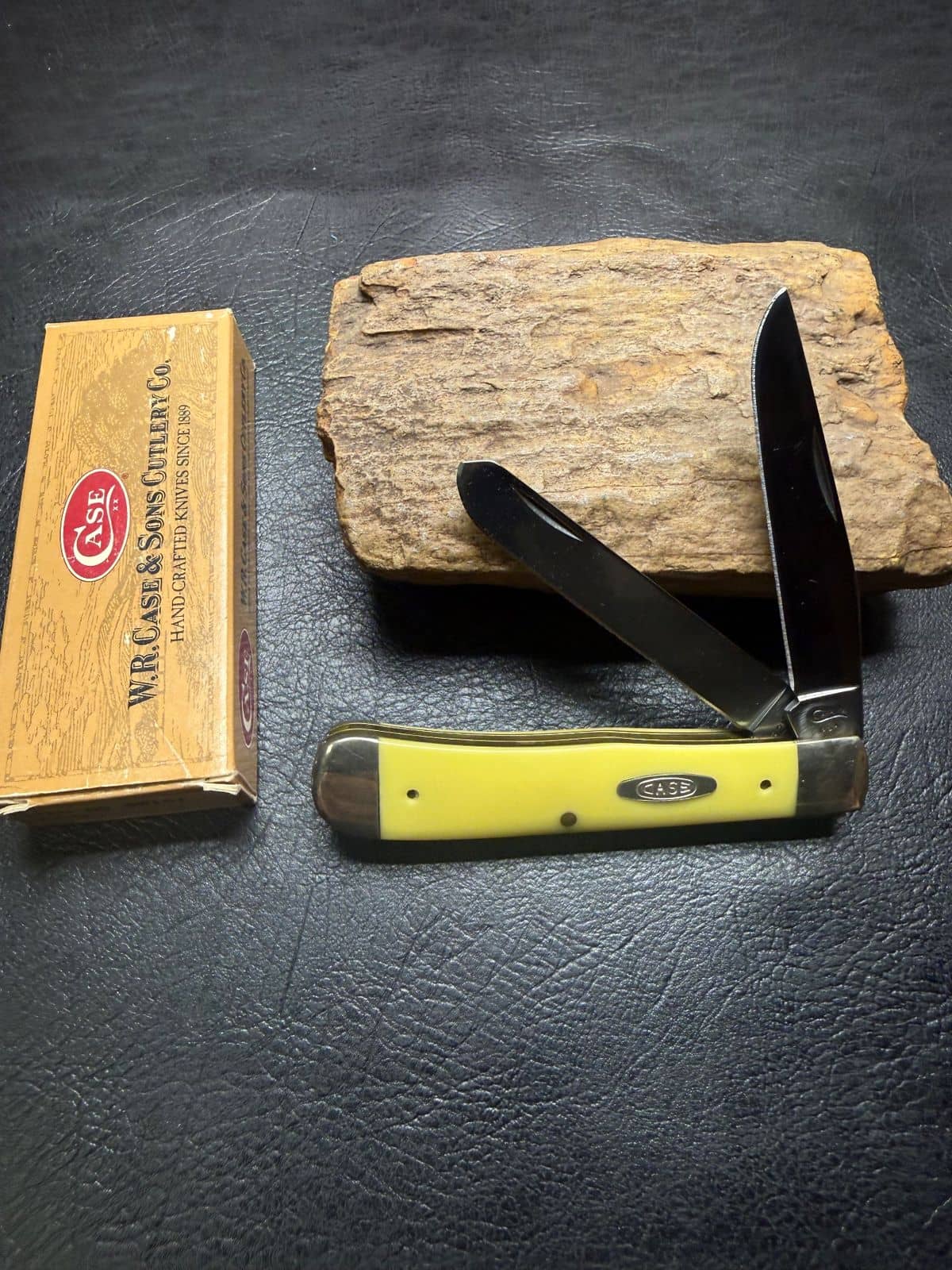 Case XX Yellow Synthetic Carbon Steel Trapper 00161 (3254 CS) – Pre-Owned in Box