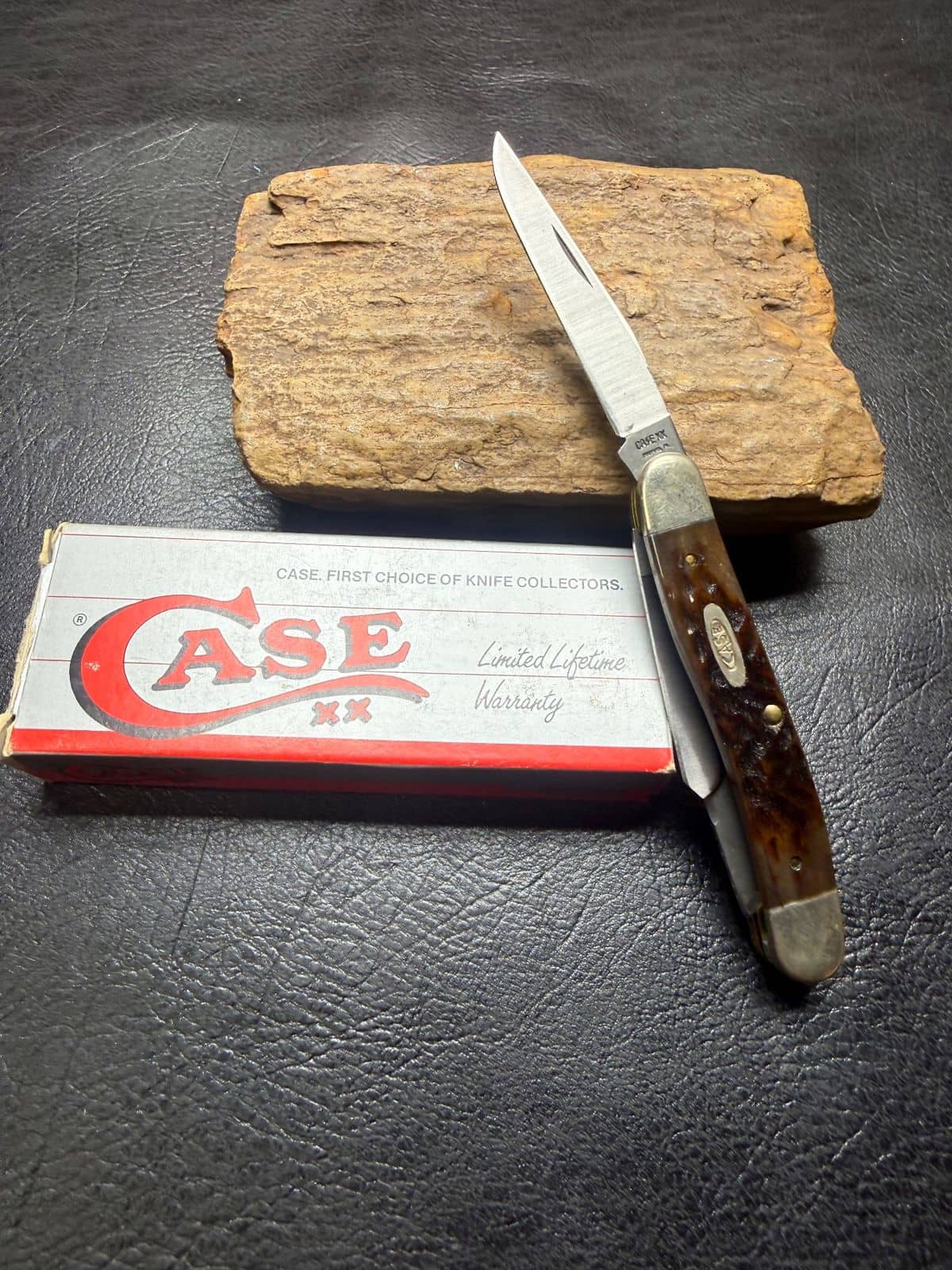 Case XX Brown Jigged Bone Medium Stockman with Punch (6318 SS PU) – Pre-Owned in Box