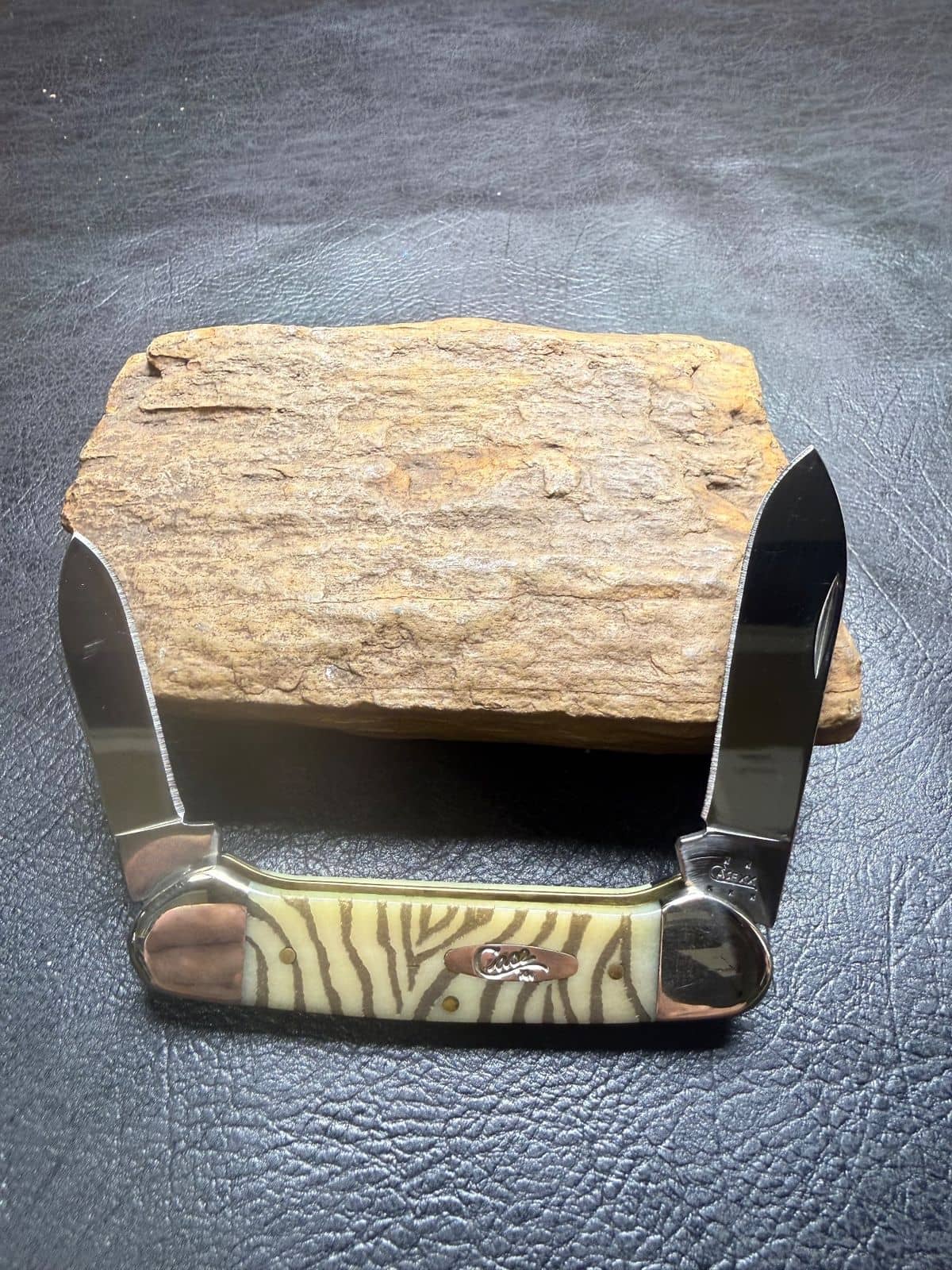 Case XX 62131 SS Canoe – Zebra Stripe