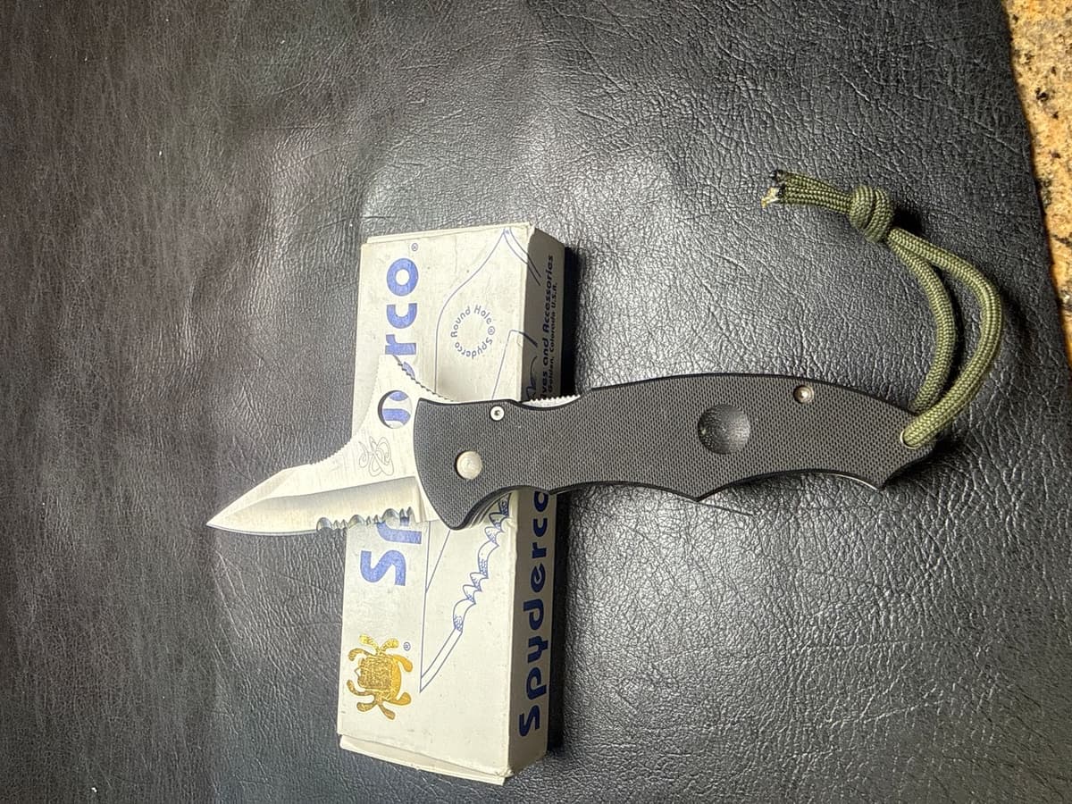 Spyderco c68gps gunting — image 1 of 1