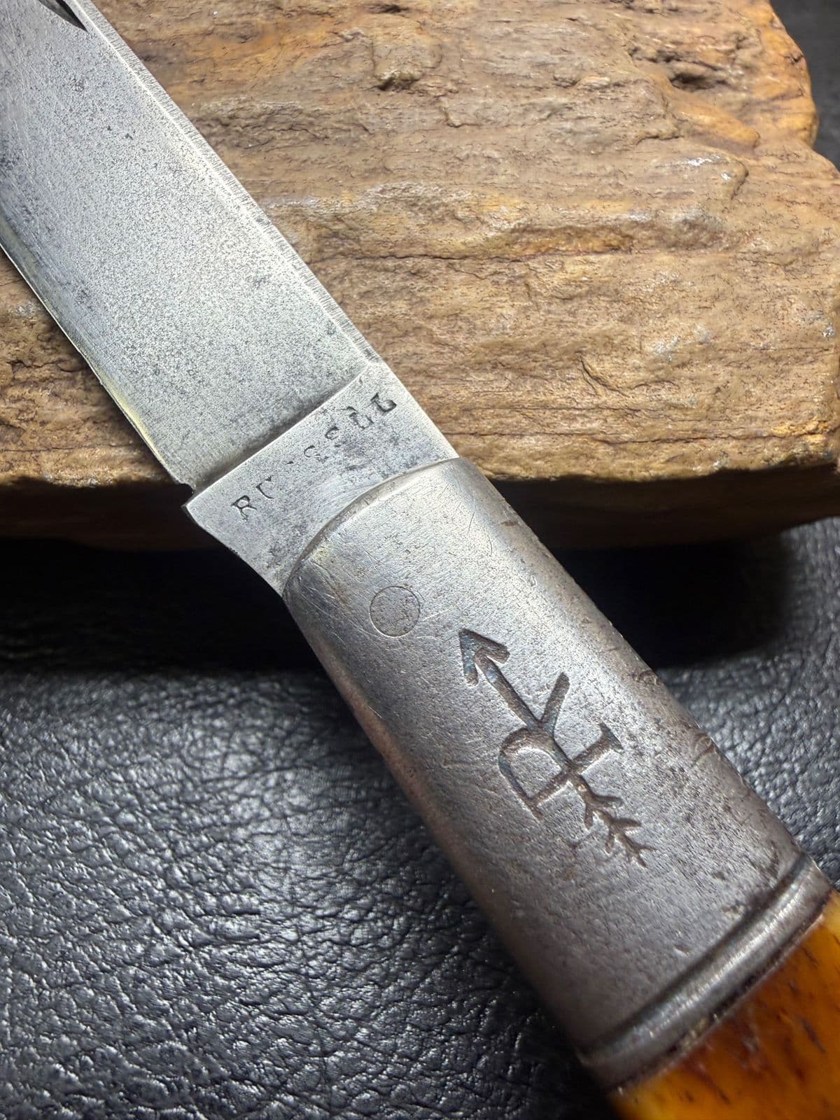 Russell Barlow Vintage Single-Blade Pocket Knife – Amber Bone thumbnail 3