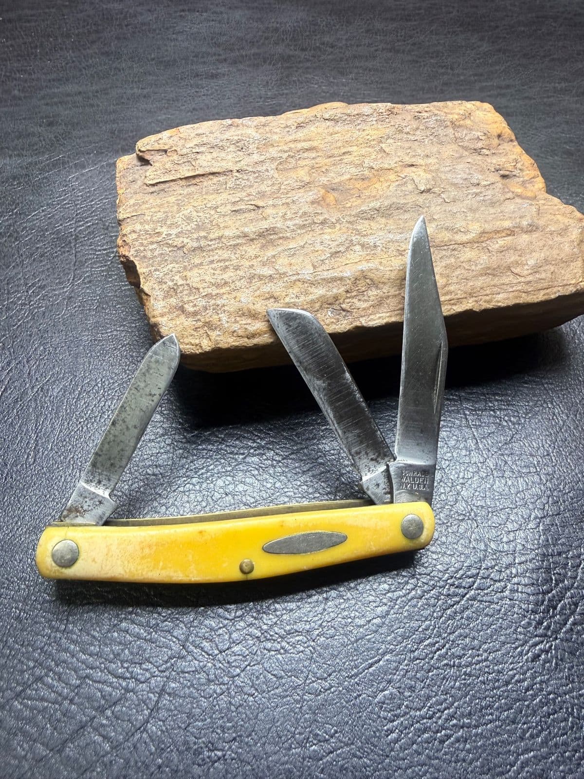 Vintage Schrade Walden 835Y Yellow 3-Blade Stockman — image 1 of 2