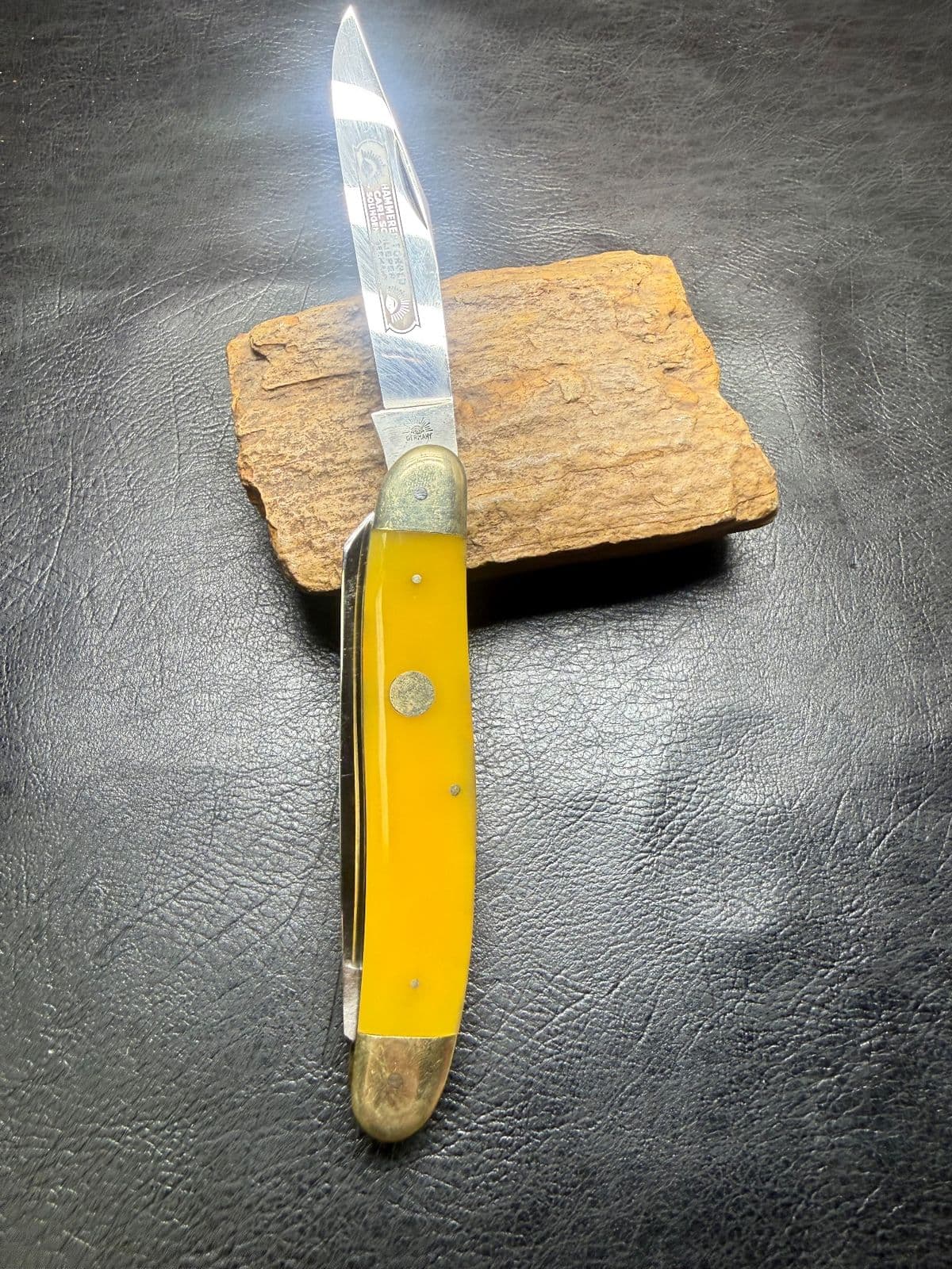 Carl Schlieper Hammer Forged Yellow 2-Blade Folder thumbnail 2