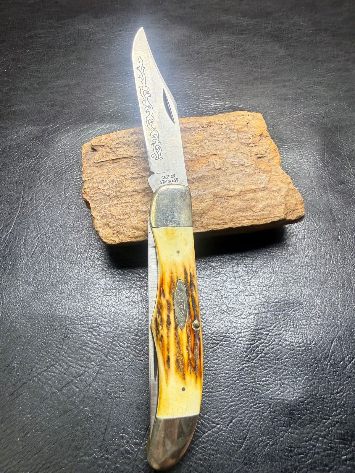 Case XX 5265 SAB SSP Scroll Etch Stag Folding Hunter thumbnail 2