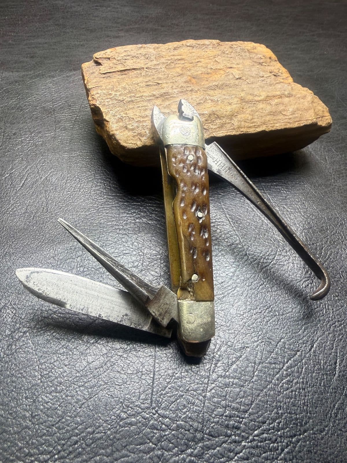 O. Barnett Tool Co. knives