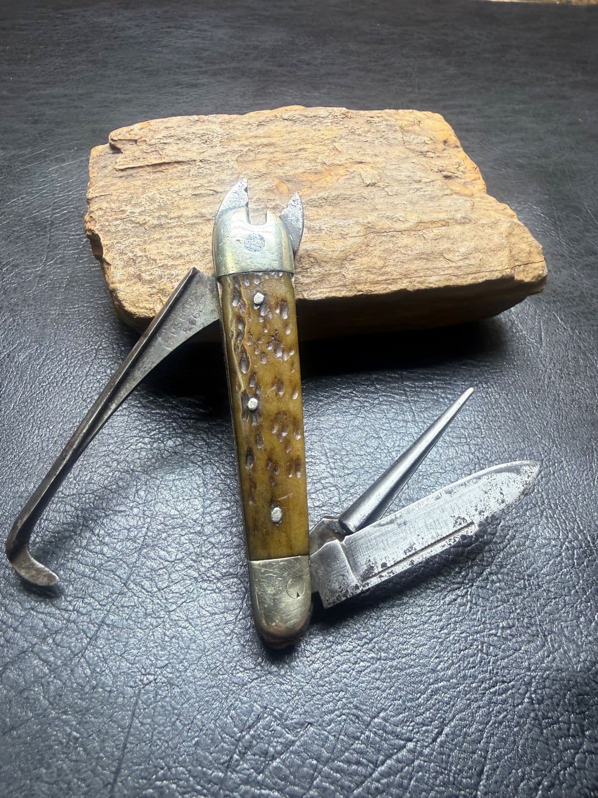 O. Barnett Tool Co. Plier-Knife Multitool, Jigged Bone (c. 1900–1915) thumbnail 2