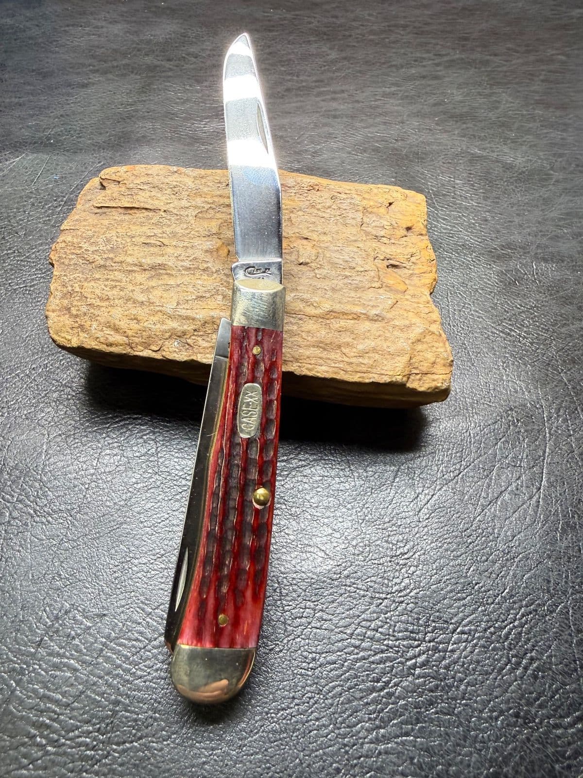 Case Pocket Worn Old Red Bone Corn Cob Jig Trapper 00783 (6254 SS) – Pre-Owned in Box thumbnail 2