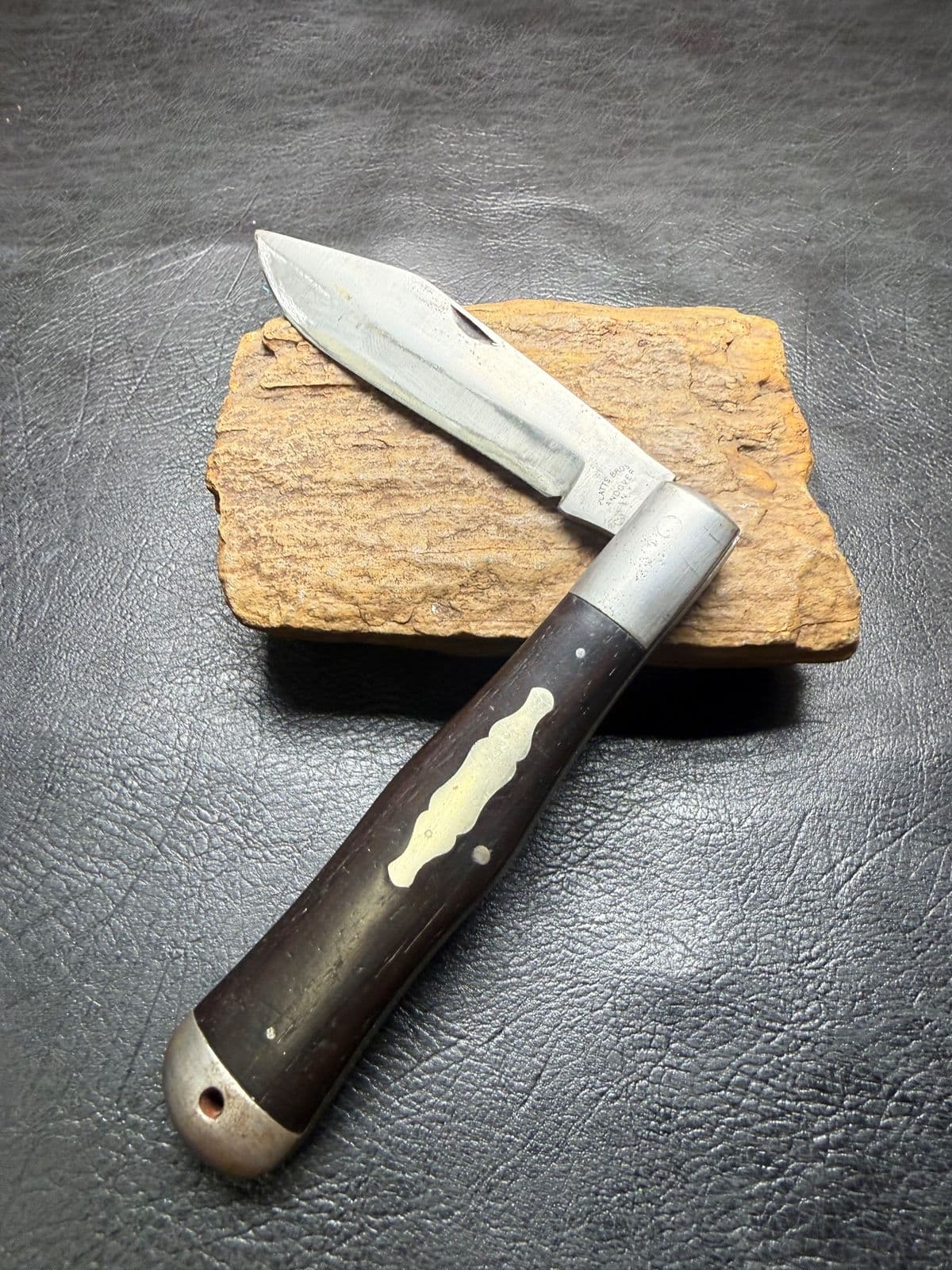 Platts Bros Andover N.Y. Large Folding Hunter – Wood Handle, 5 3/8" Closed – Antique, Pre-Owned thumbnail 2