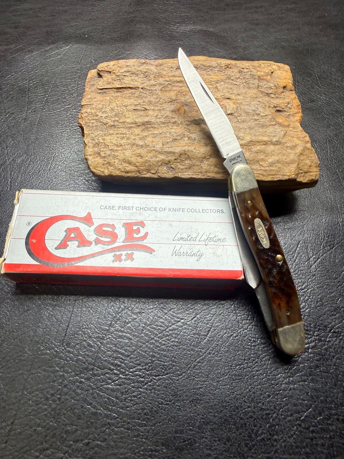Case XX Brown Jigged Bone Medium Stockman with Punch (6318 SS PU) – Pre-Owned in Box — image 1 of 2