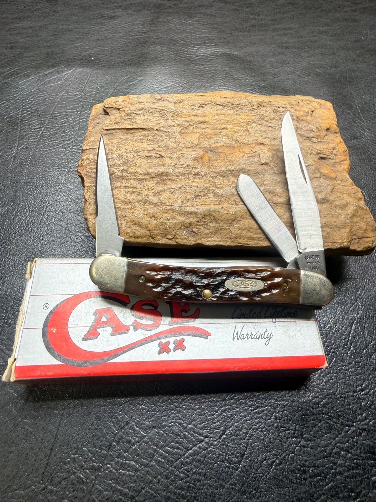 Case XX Brown Jigged Bone Medium Stockman with Punch (6318 SS PU) – Pre-Owned in Box thumbnail 2