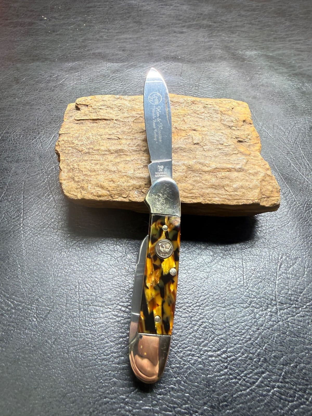 Hen & Rooster Two-Blade Canoe – Tortoise Shell, Solingen Germany — image 1 of 2