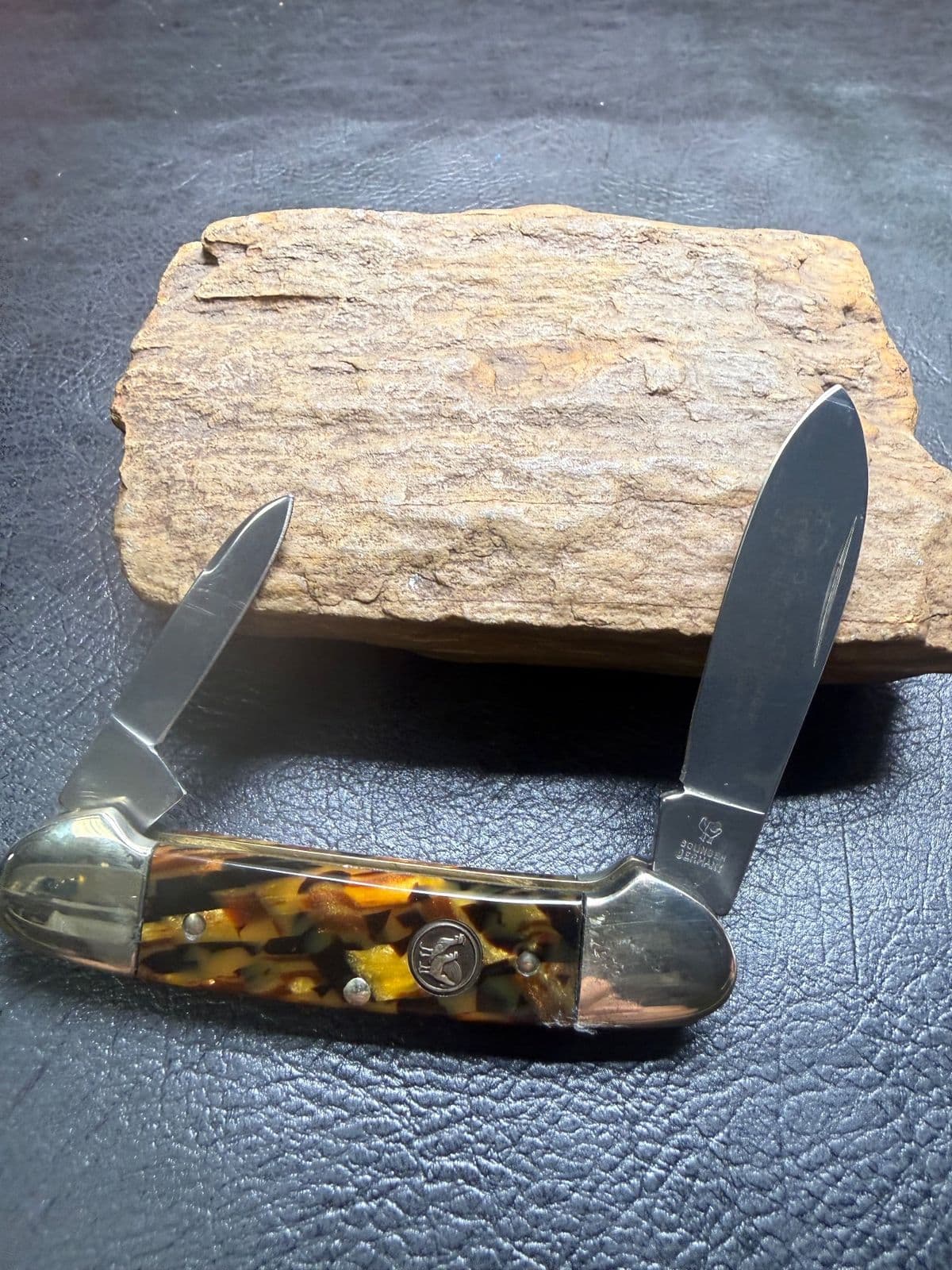 Hen & Rooster Two-Blade Canoe – Tortoise Shell, Solingen Germany thumbnail 2