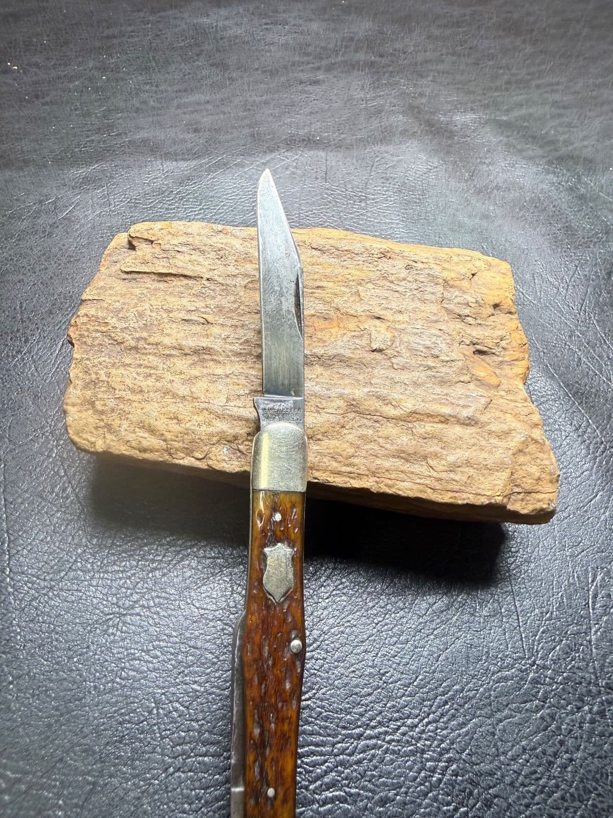 Winchester 2908 Two-Blade Pocket Knife – Brown Jigged Bone thumbnail 2