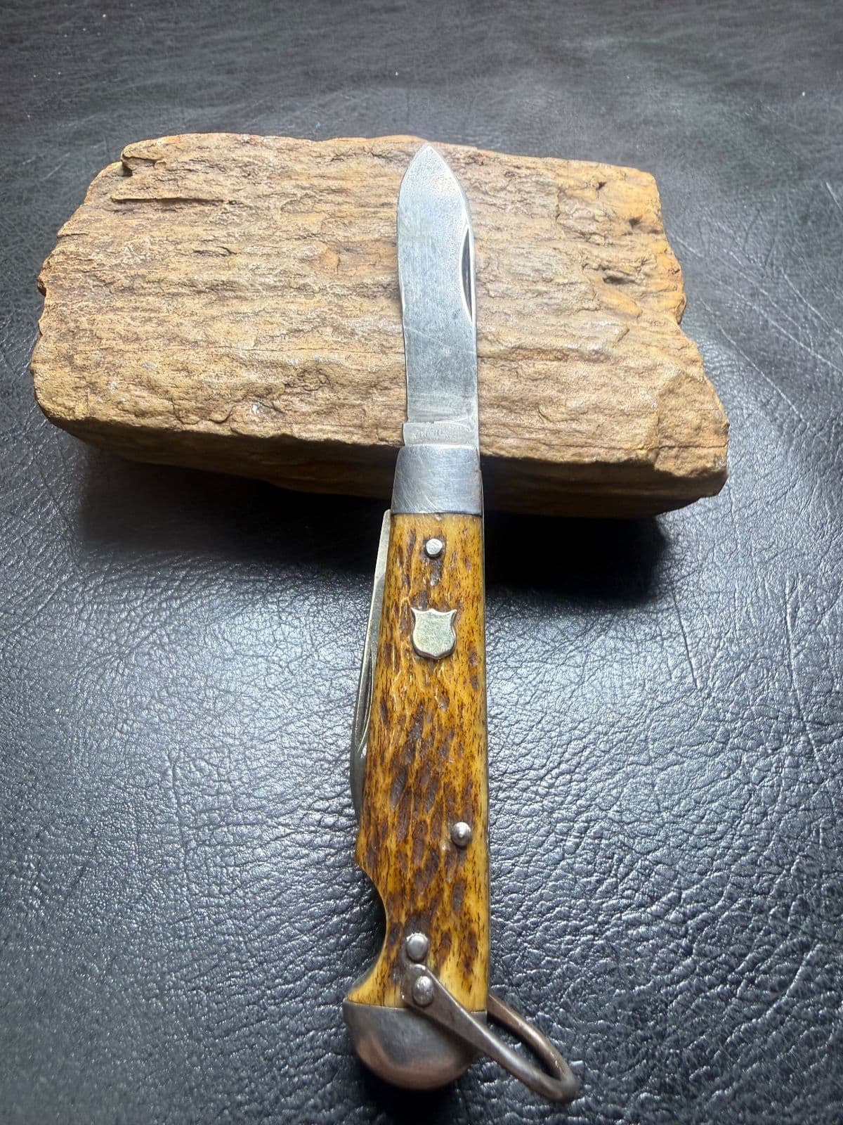 Winchester 2953 Two-Blade Jack with Bail – Jigged Bone thumbnail 2
