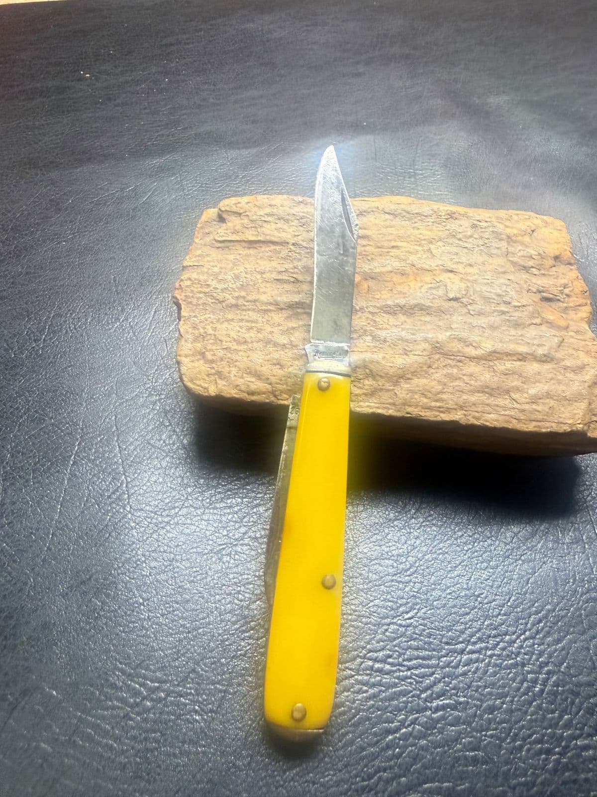 Vintage Remington Two-Blade Pocket Knife - Yellow Delrin thumbnail 2