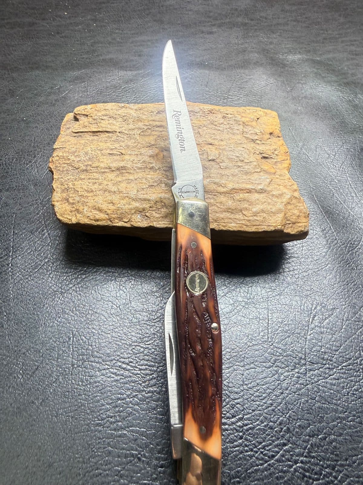 Remington 4-Blade Utility Pocket Knife, Jigged Handles, With Box thumbnail 2
