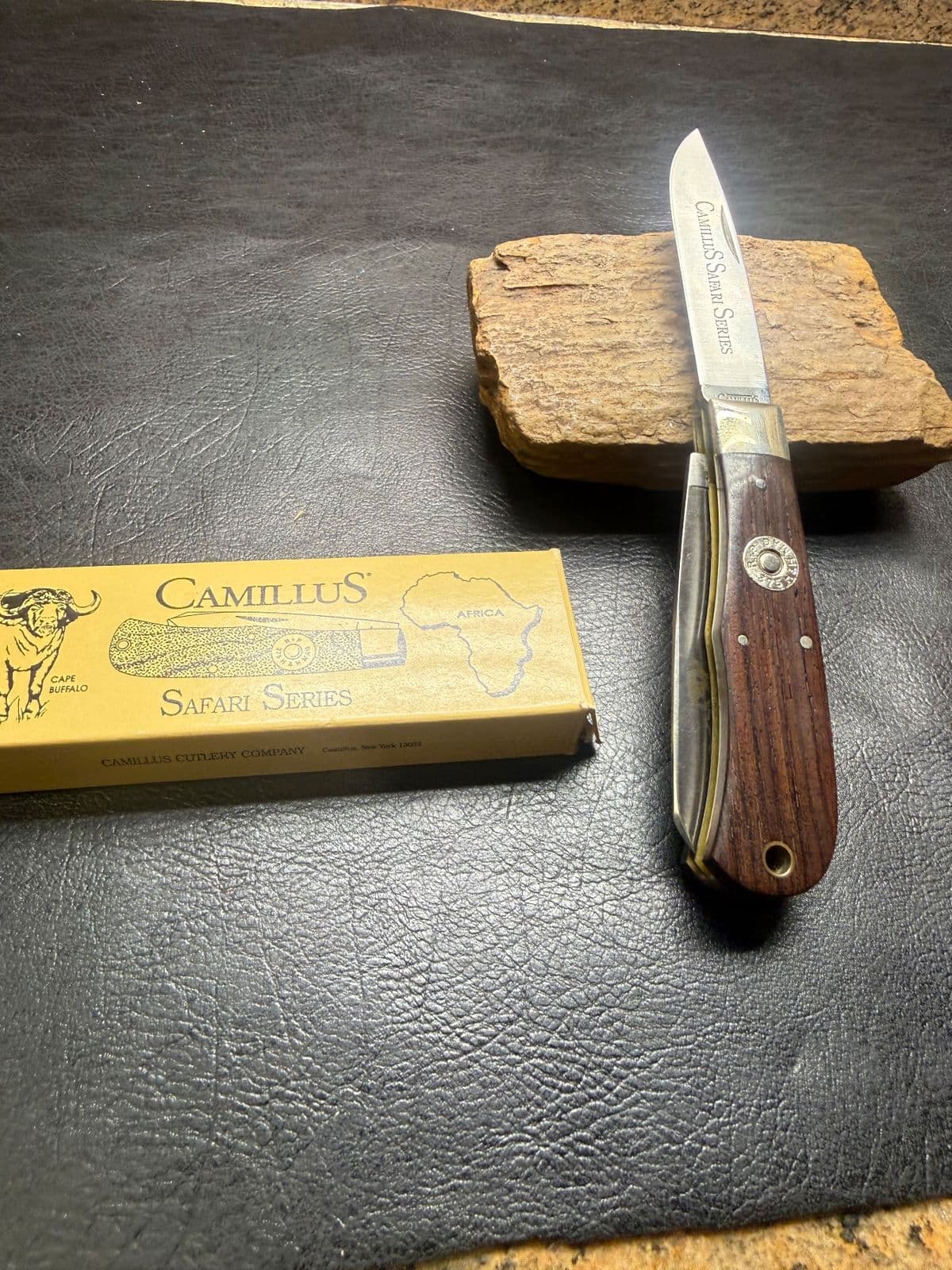 Camillus Safari Series CSS-1 Cape Buffalo Trapper, Cocobolo, With Box thumbnail 2