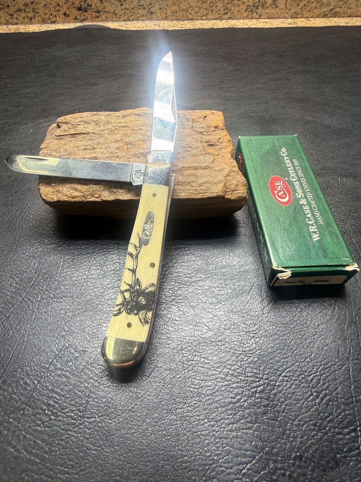 Case XX 6254 SS Trapper, Natural Bone Elk Scrimshaw (05490), With Box thumbnail 2