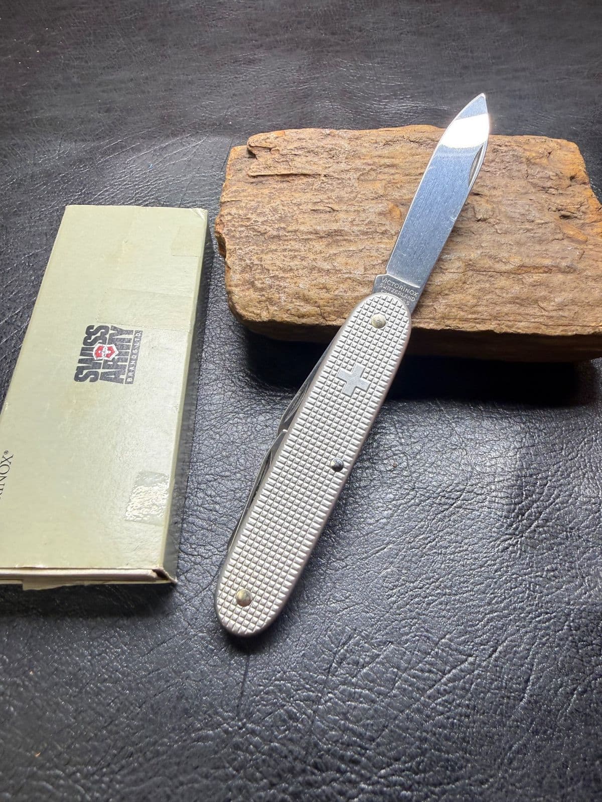 Victorinox Electrician Swiss Army Knife, Silver Alox (53781), With Box thumbnail 2