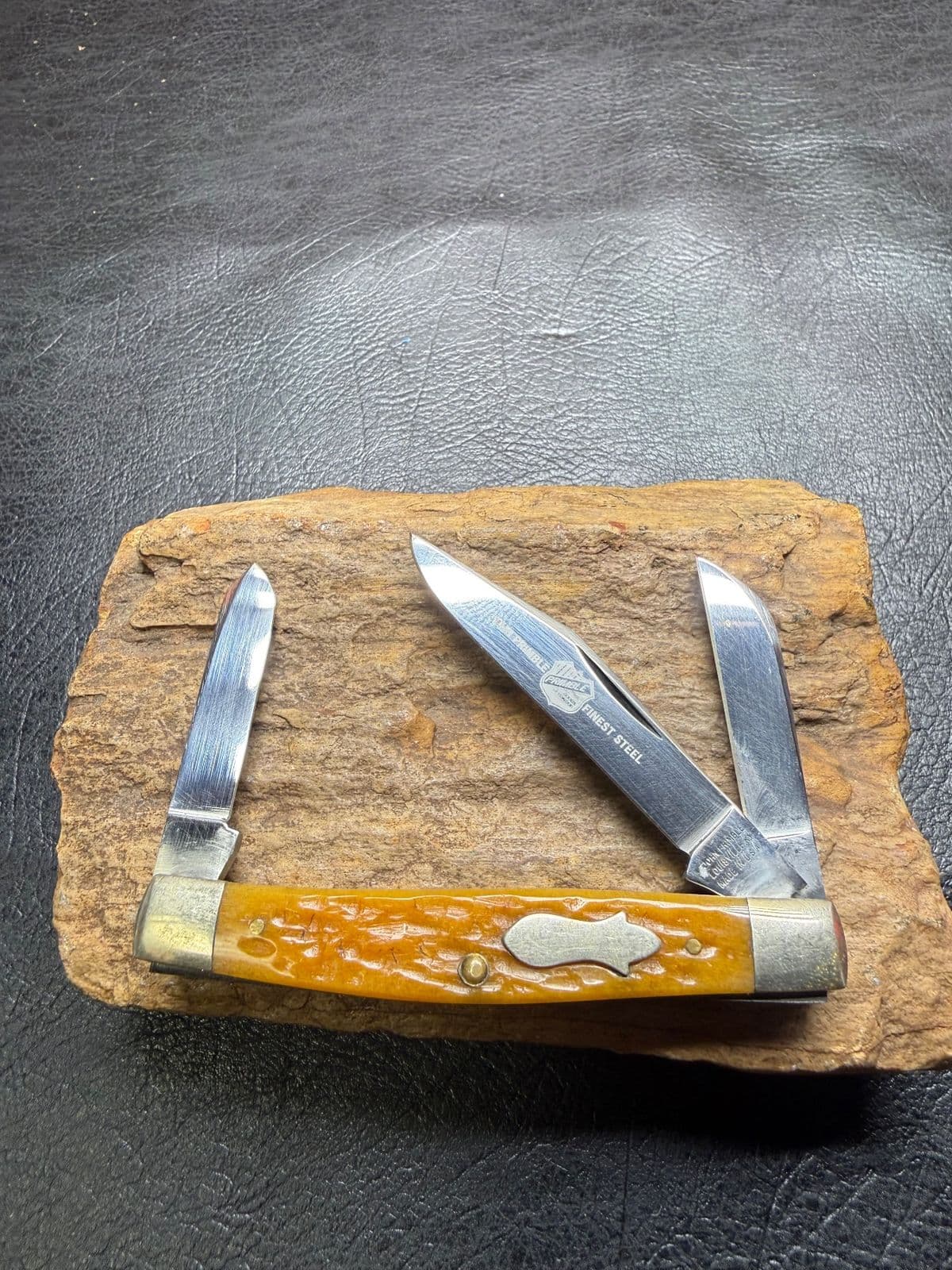 John Primble Louisville KY 3-Blade Stockman Amber Jigged Bone — image 1 of 2
