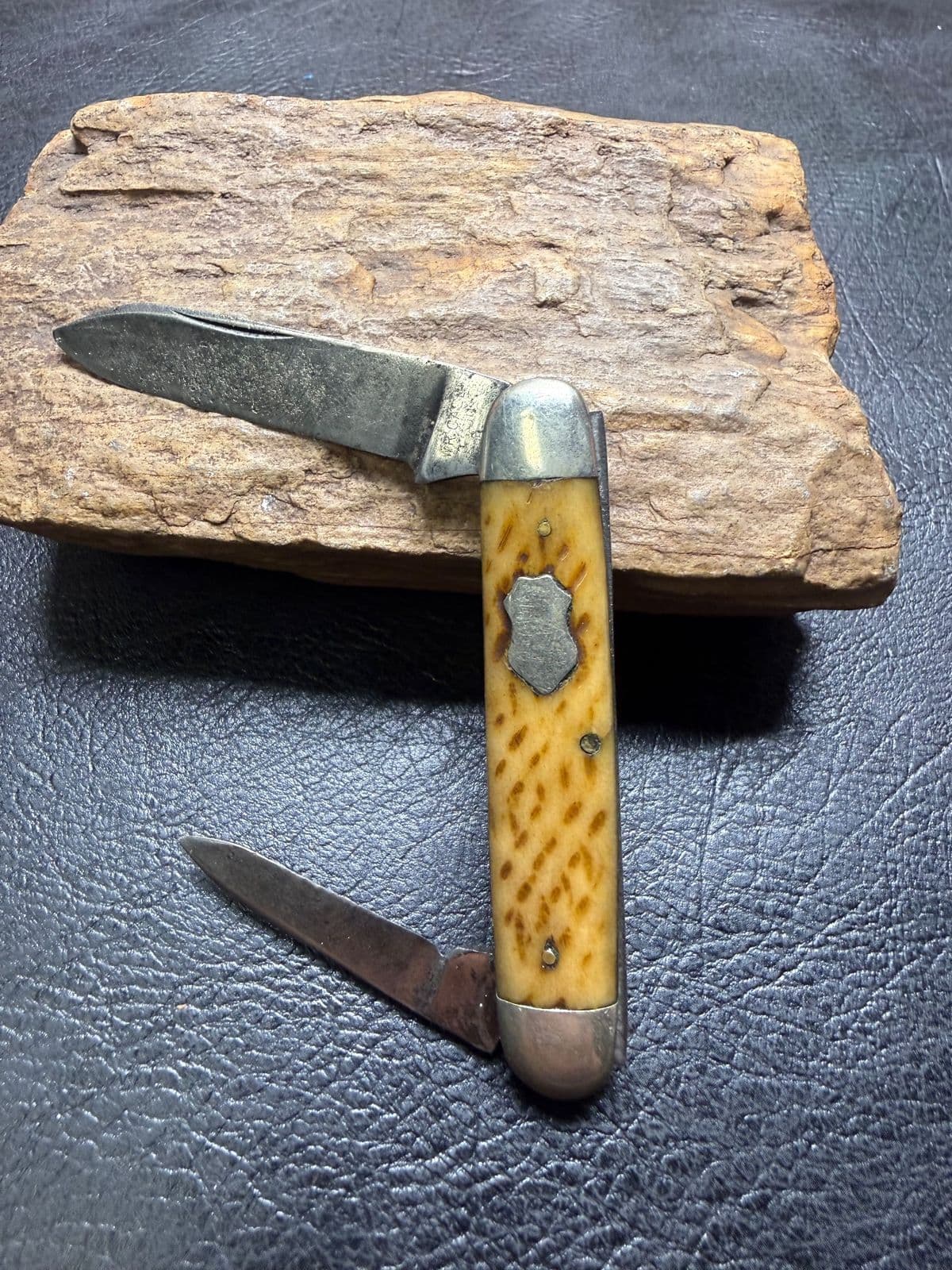 Antique W.R. Case & Sons Bradford PA 2-Blade Jack Knife Jigged Bone — image 1 of 2