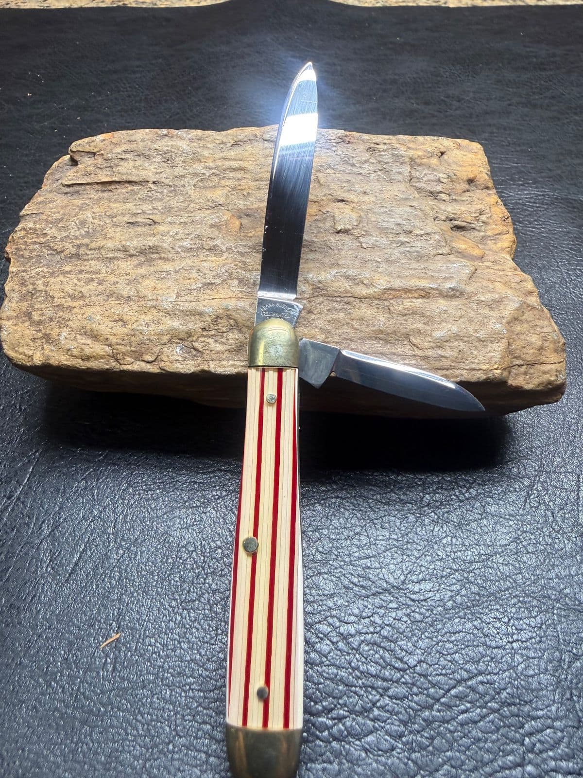 Fight'n Rooster 2-Blade Jack Knife - Red & White Candy-Stripe Celluloid - Frank Buster thumbnail 2