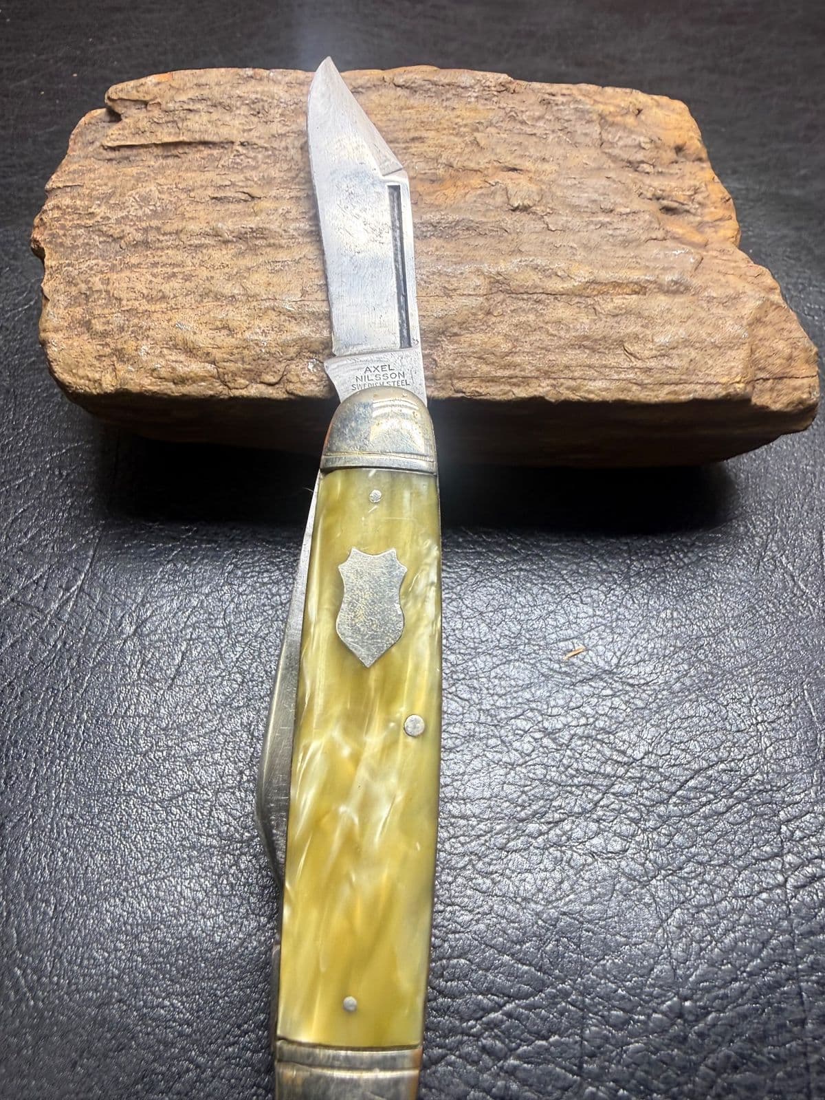 Axel Nilsson Swedish Steel 3-Blade Pocket Knife – Yellow Swirl Celluloid – Vintage thumbnail 2