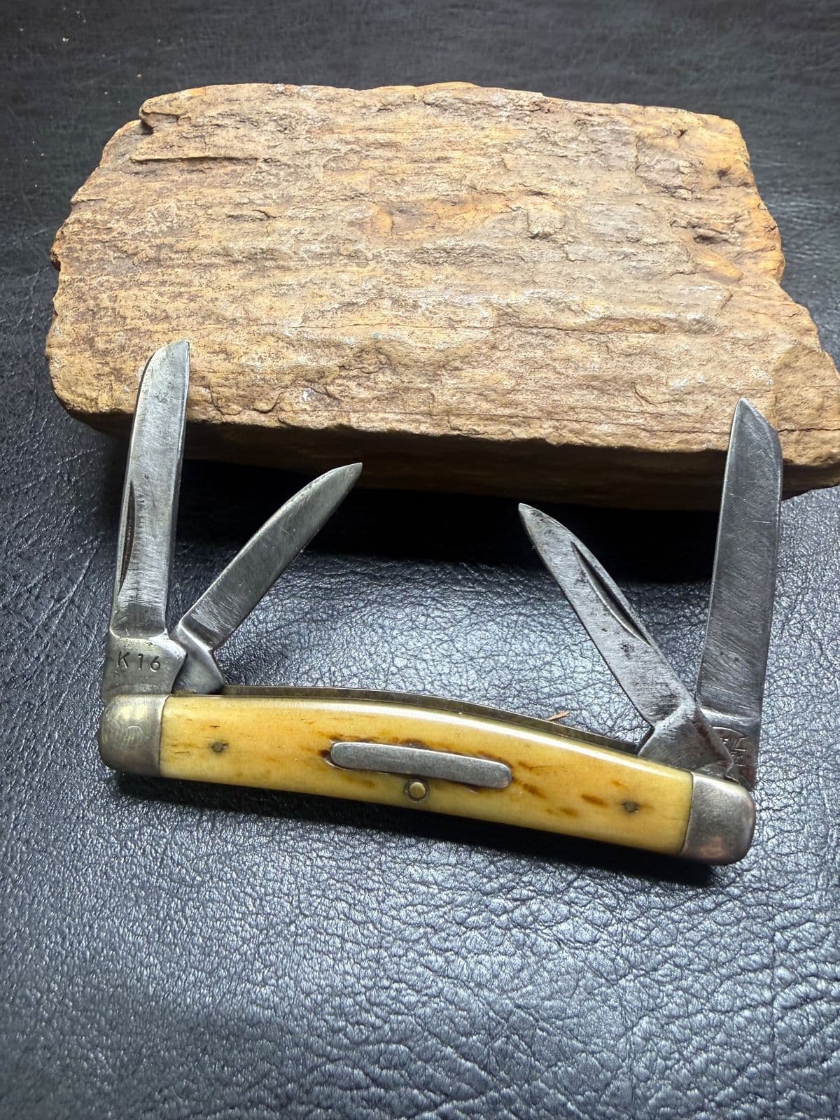 Keen Kutter K16 4-Blade Congress Pocket Knife – Honey Yellow Handles – Vintage — image 1 of 3