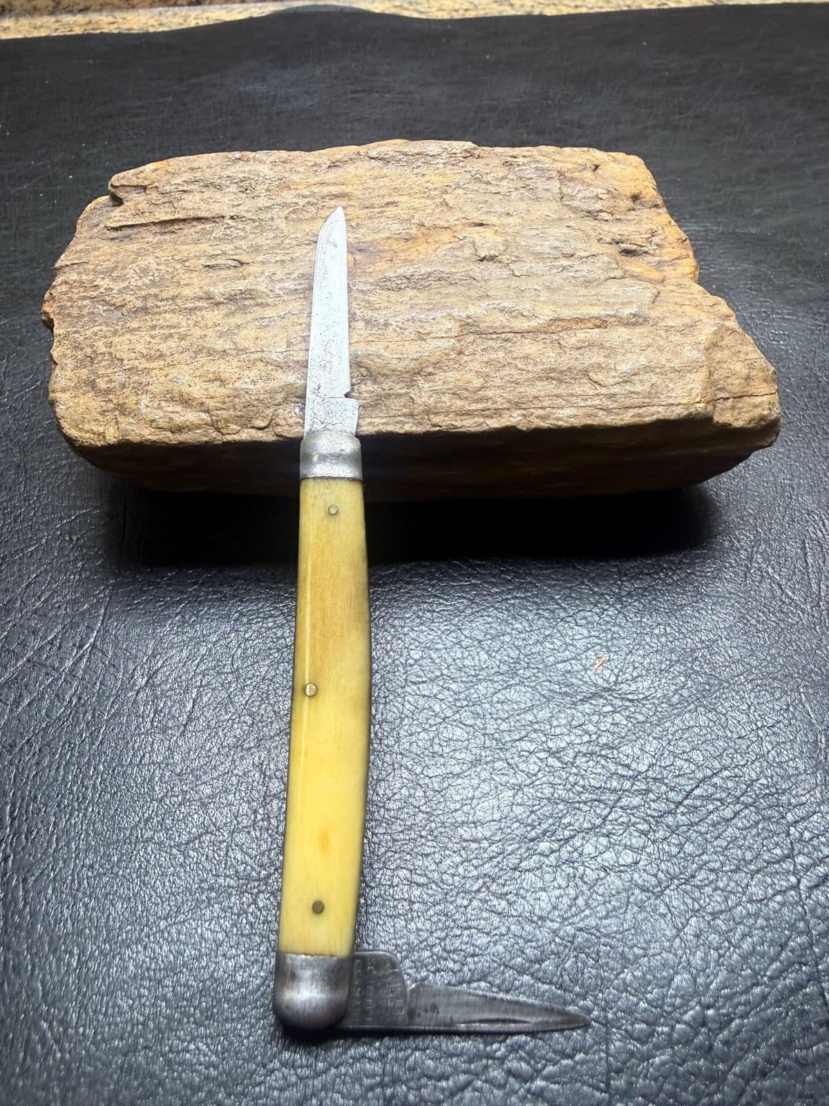 Graef & Schmidt Germany Vintage Two-Blade Equal End Pen Knife – Yellow Handles thumbnail 2
