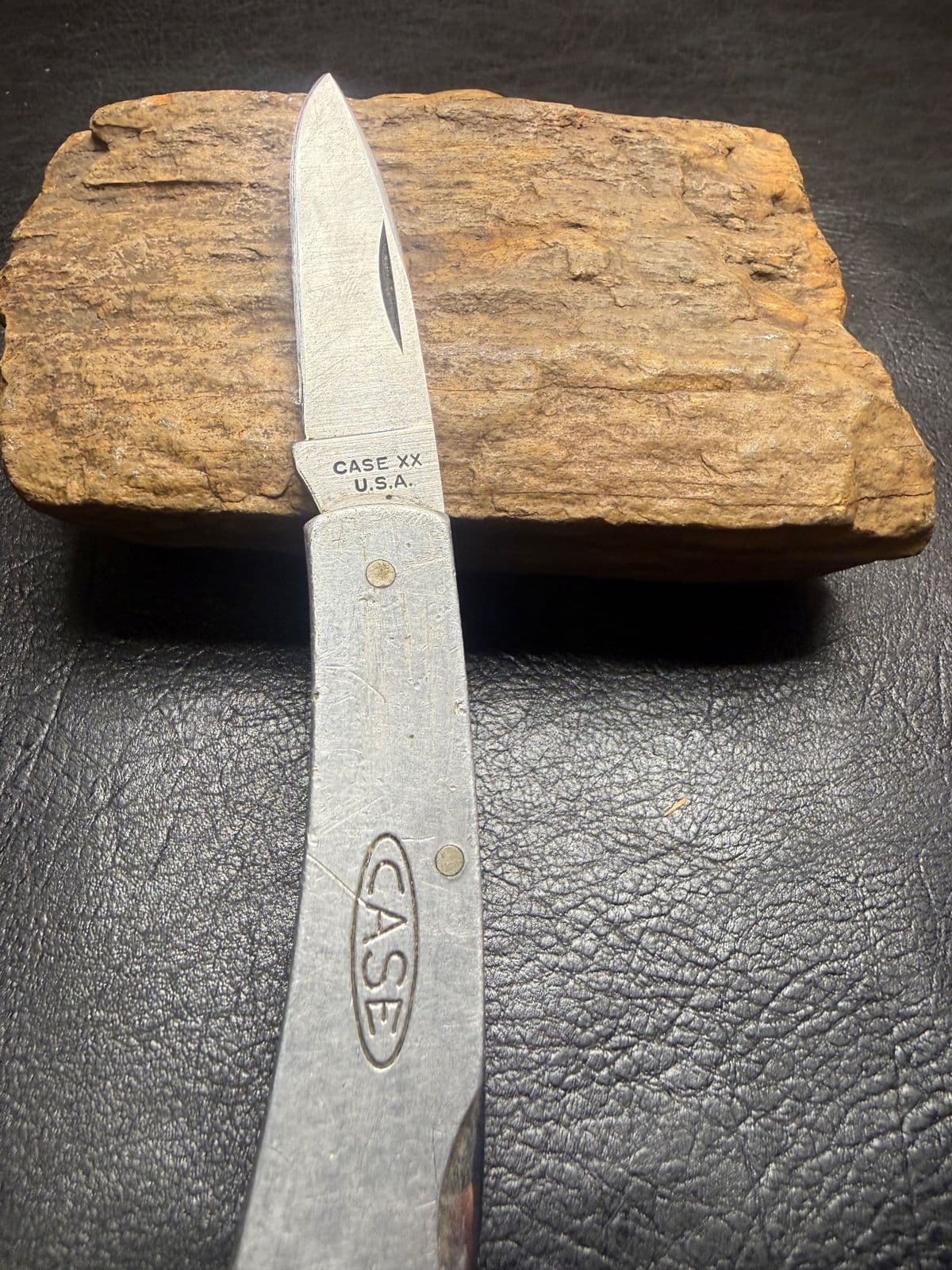 Case XX M1051 L SSP Lockback – Aluminum Handles, Stainless Drop Point — image 1 of 2