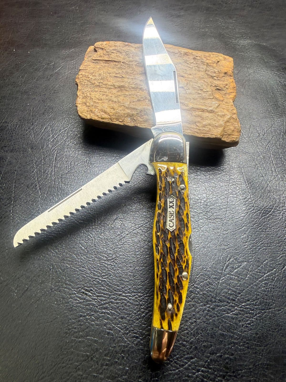 Vintage Case XX Germany Folding Hunter with Saw Blade DE162500 L 440C Amber Jigged — image 1 of 3