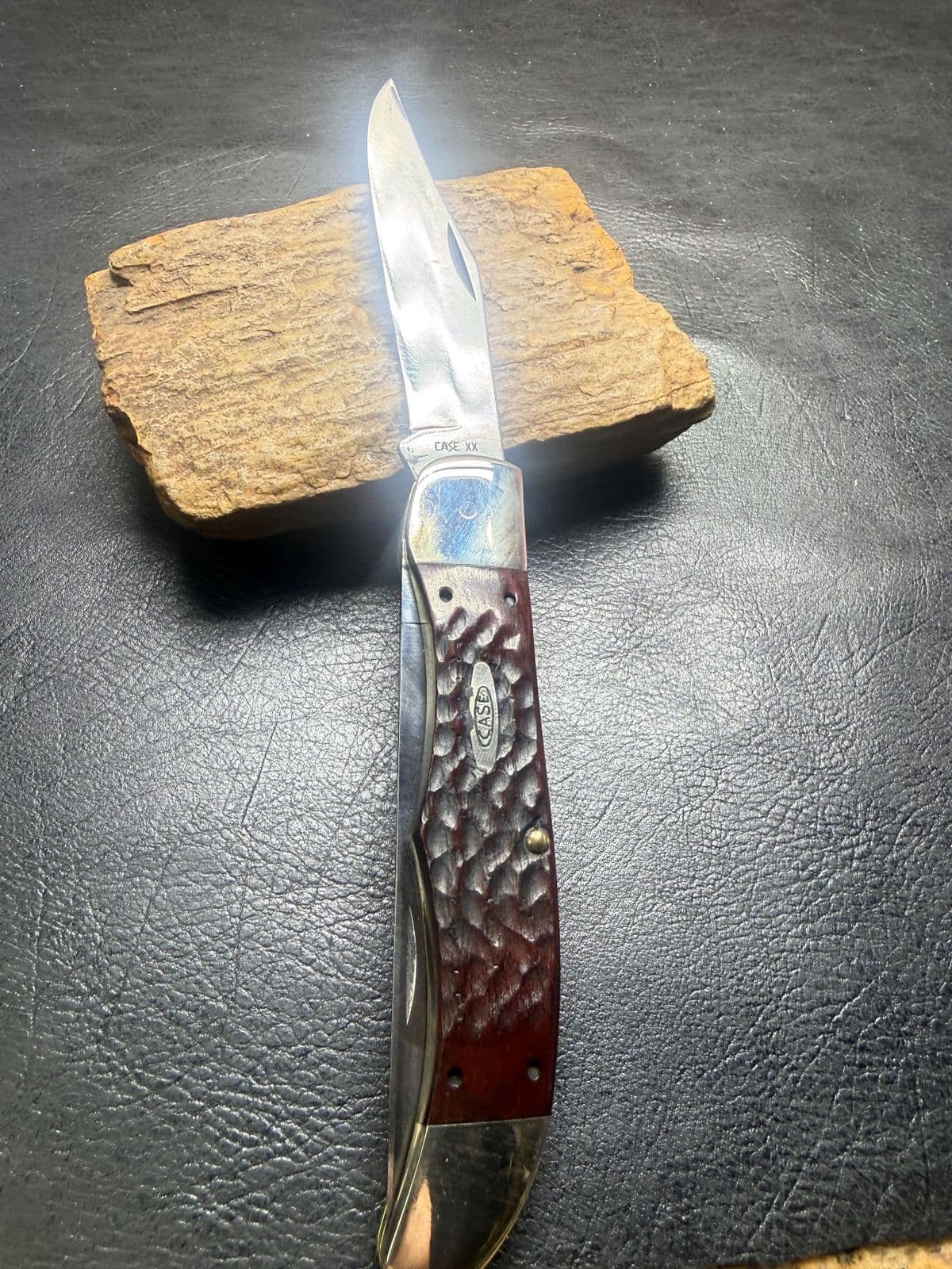 1989 Case XX 6265 SAB Folding Hunter – Red Jigged Bone — image 1 of 2