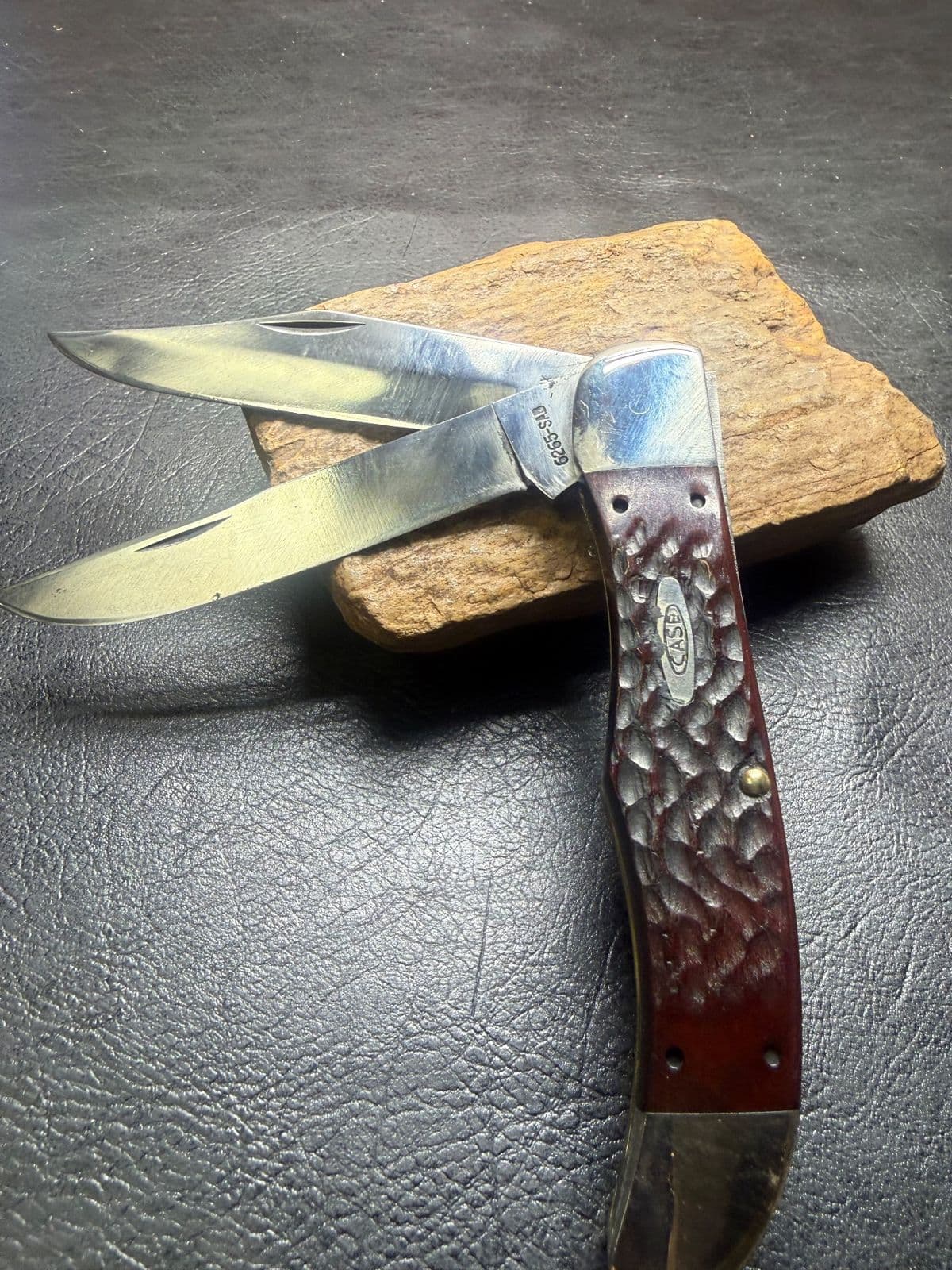 1989 Case XX 6265 SAB Folding Hunter – Red Jigged Bone thumbnail 2
