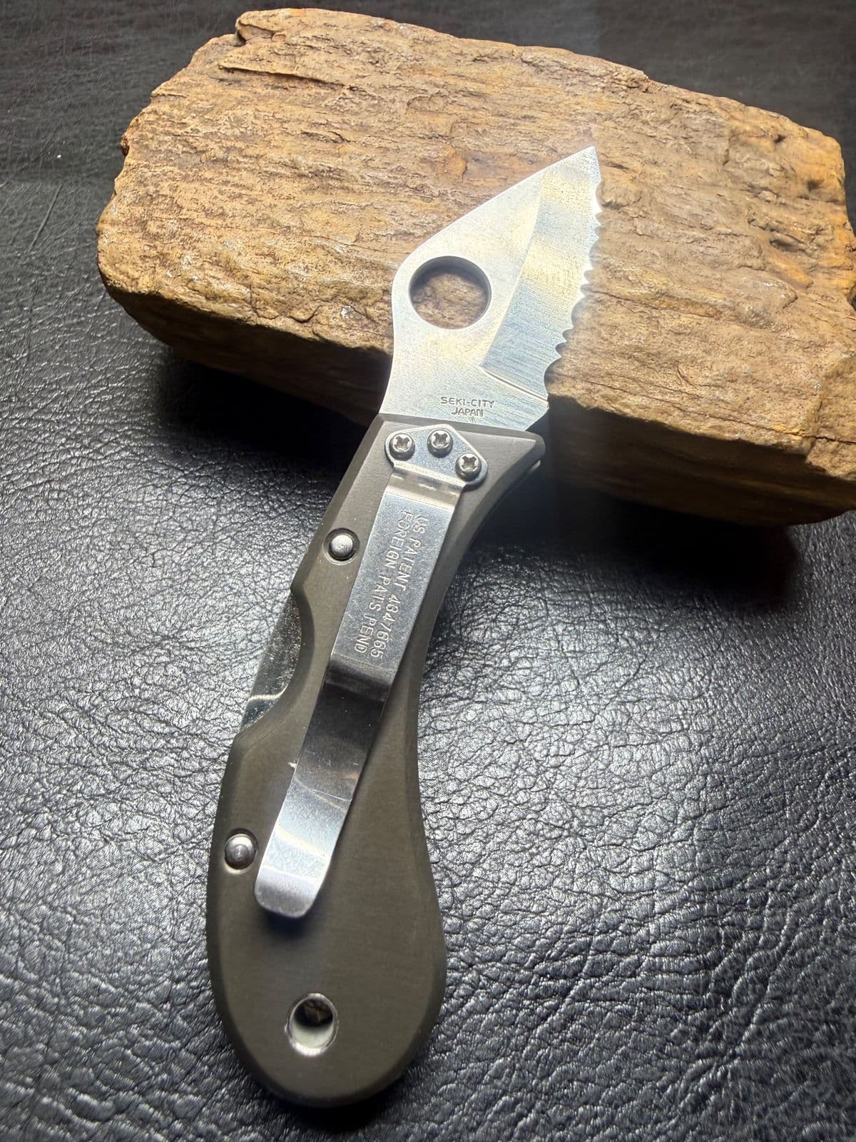 Vintage Spyderco GIN-1 Serrated Folder – Santa Fe Stoneworks Pebble Handle, Seki City Japan thumbnail 2