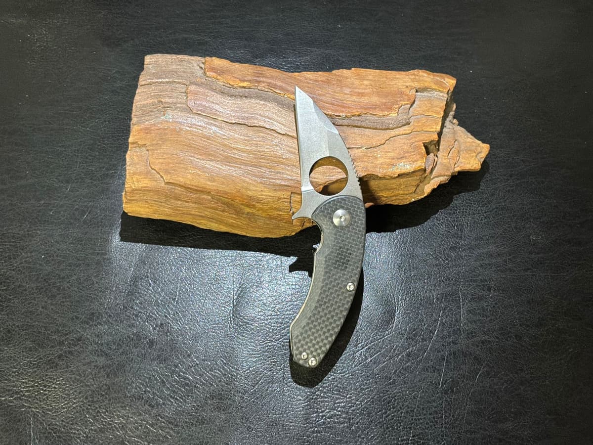 Brous blades silent soldier Carbon fiber edition — image 1 of 1