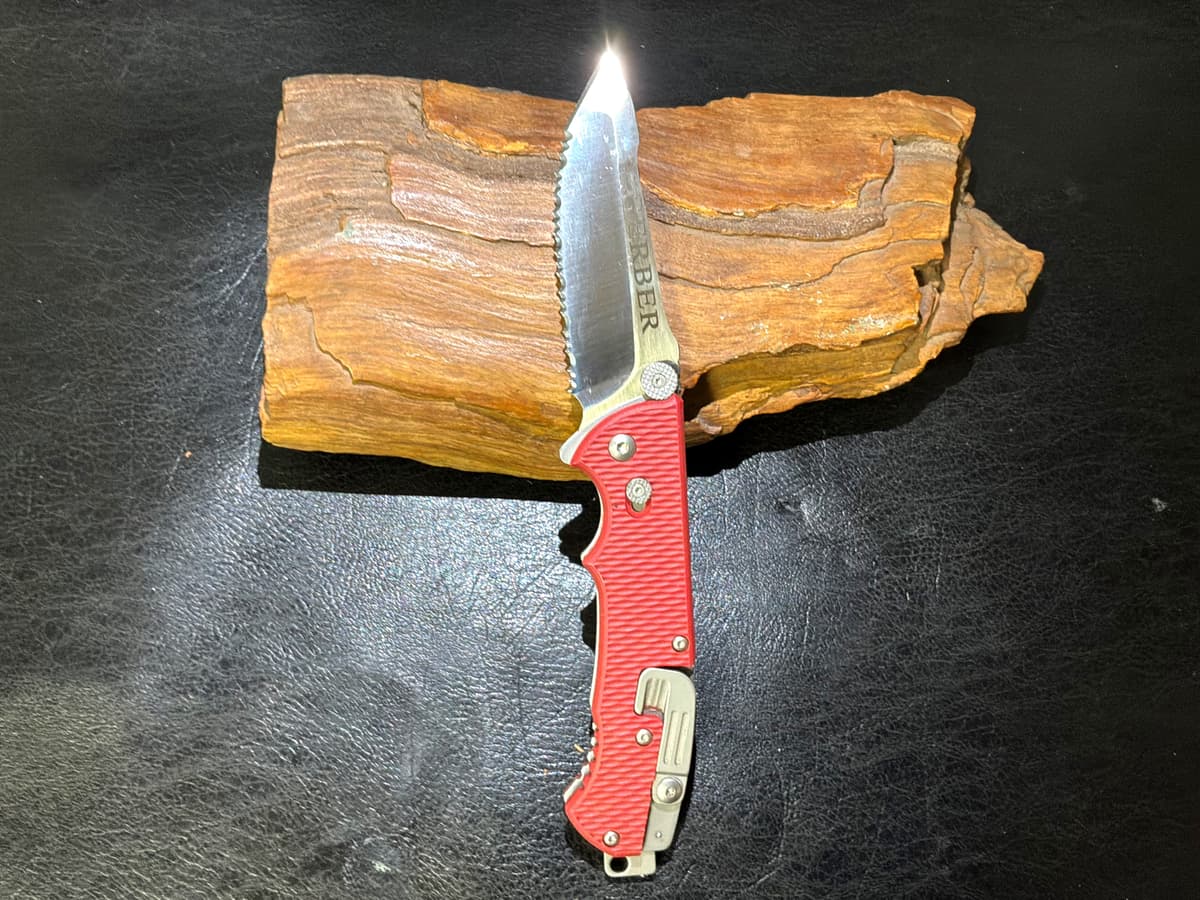 Gerber Hinderer Rescue Knife 3.5" Blunt Tip Serrated Blade — image 1 of 1
