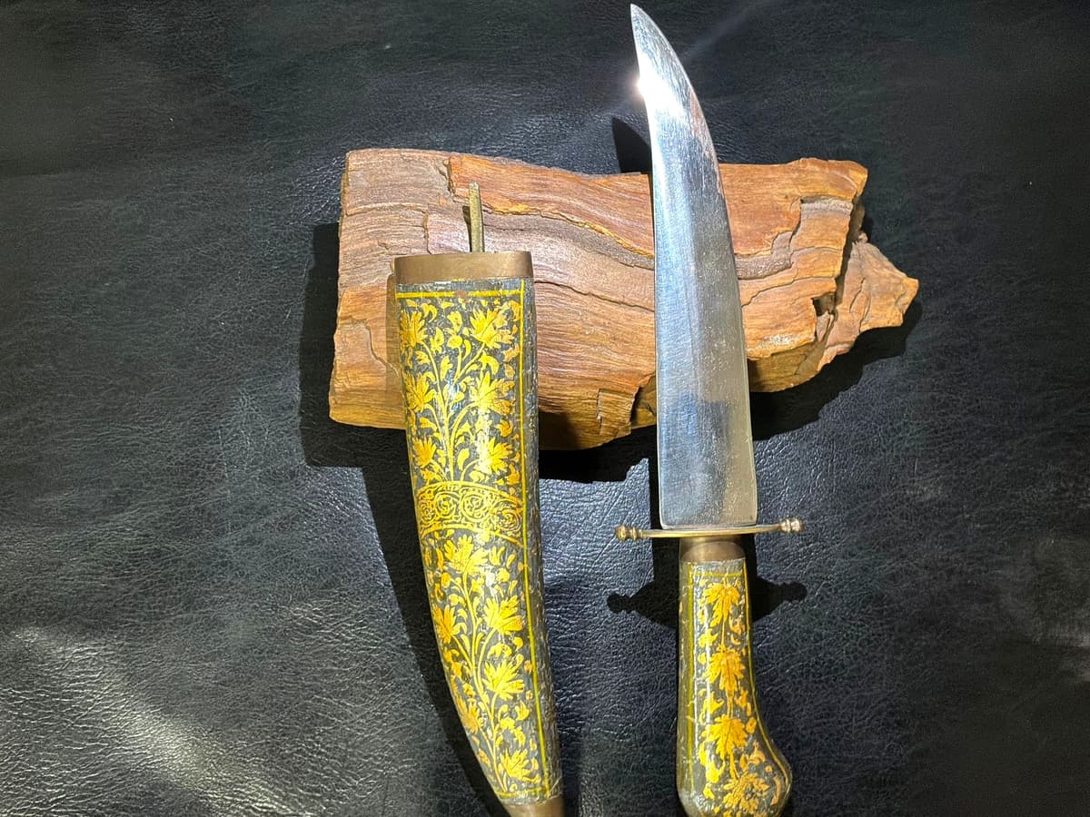Kashmir Gold Leaf Dagger — image 1 of 1